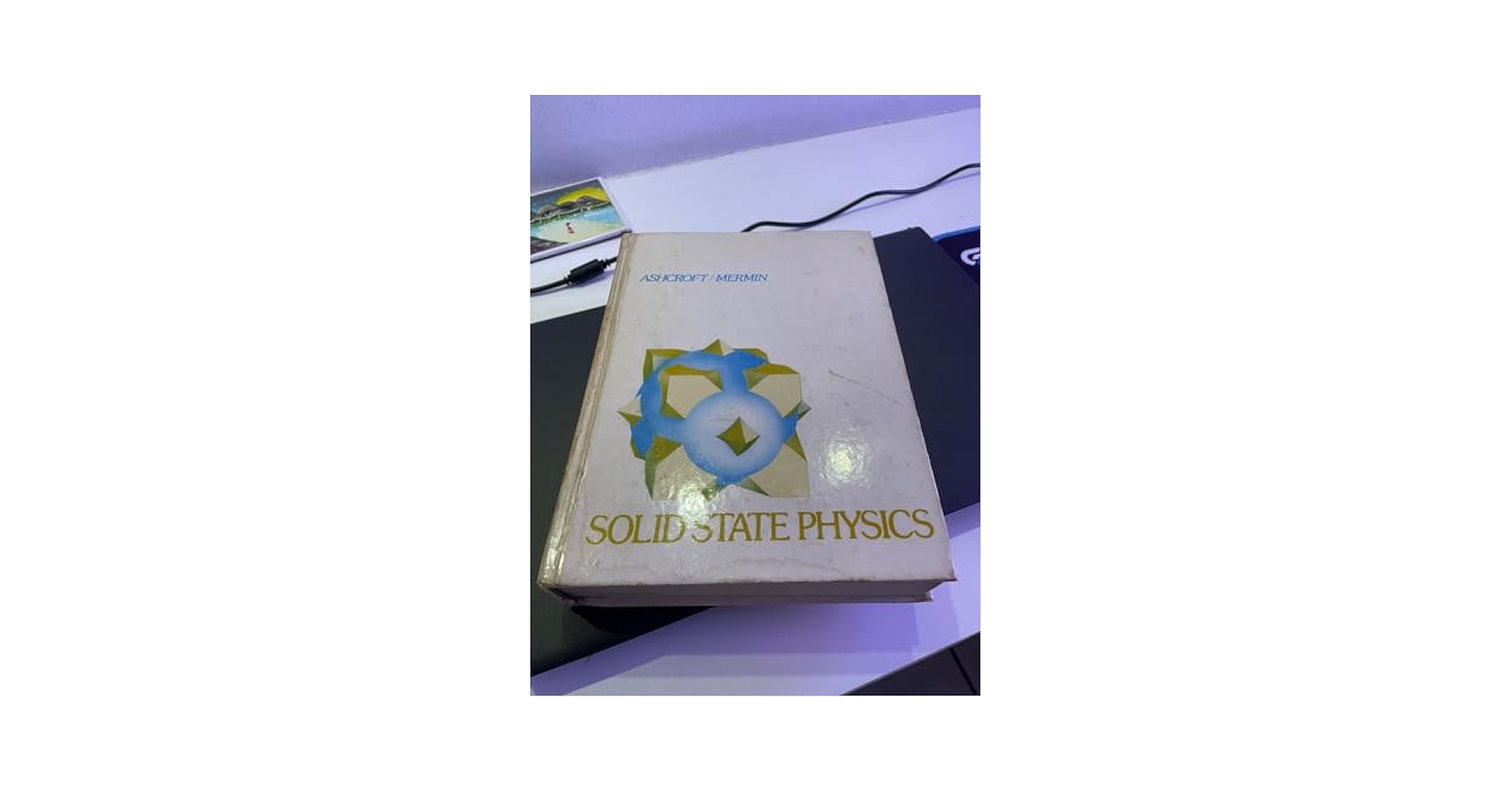 洋書 Solid State Physics by Ashcroft/Mermin Solid State Physics: Ashcroft, Neil, Mermin, N